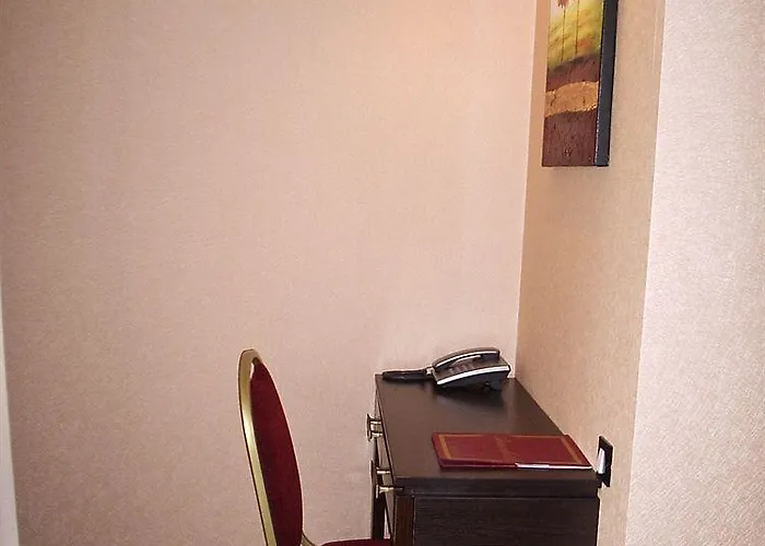 Annabelle 3* Odessza